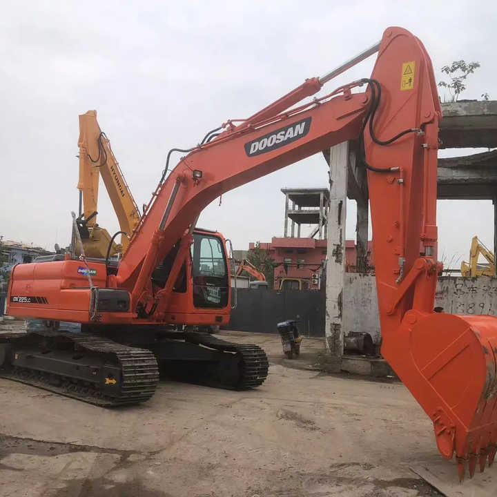 Used Excavator Doosan DX225LC Excavators Mini Equipment Earth Moving Machinery Doosan Digger Excavator for Sale - Paletli ekskavatör: fotoğraf 3 Used Excavator Doosan DX225LC Excavators Mini Equipment Earth Moving Machinery Doosan Digger Excavator for Sale - Paletli ekskavatör: fotoğraf 3