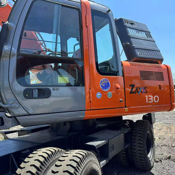 Used Wheel Excavator Hitachi ZX 130W Made in Japan 13ton Hitachi Zx130w Wheel Excavator Price Used Hitachi Zx130 Excavator SALE - Ekskavatör: fotoğraf 1 Used Wheel Excavator Hitachi ZX 130W Made in Japan 13ton Hitachi Zx130w Wheel Excavator Price Used Hitachi Zx130 Excavator SALE - Ekskavatör: fotoğraf 1