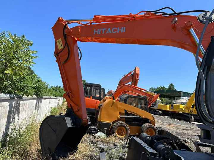 Used Wheel Excavator Hitachi ZX 130W Made in Japan 13ton Hitachi Zx130w Wheel Excavator Price Used Hitachi Zx130 Excavator SALE - Ekskavatör: fotoğraf 3 Used Wheel Excavator Hitachi ZX 130W Made in Japan 13ton Hitachi Zx130w Wheel Excavator Price Used Hitachi Zx130 Excavator SALE - Ekskavatör: fotoğraf 3