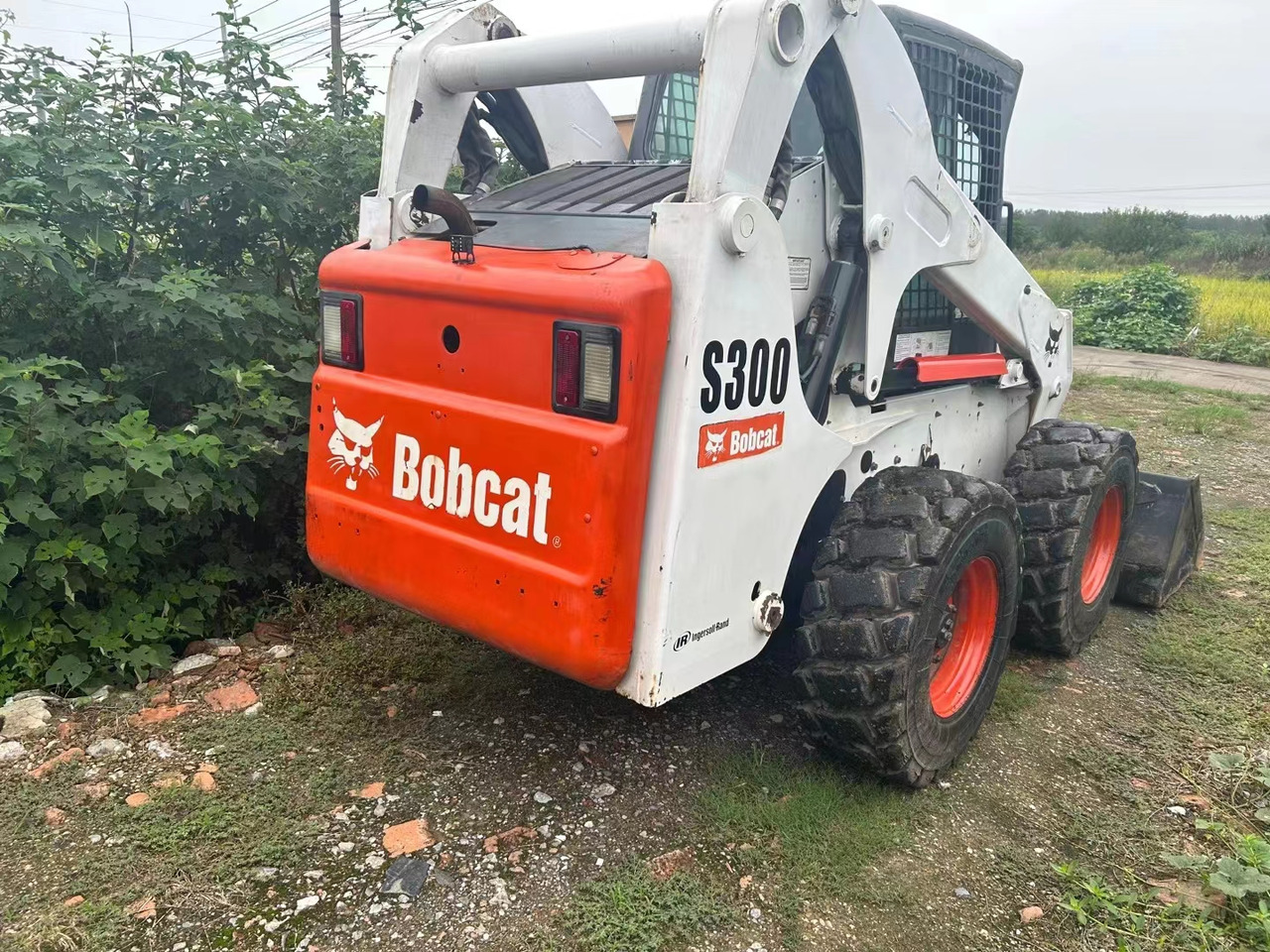BOBCAT S300 - Mini yükleyici: fotoğraf 2 BOBCAT S300 - Mini yükleyici: fotoğraf 2
