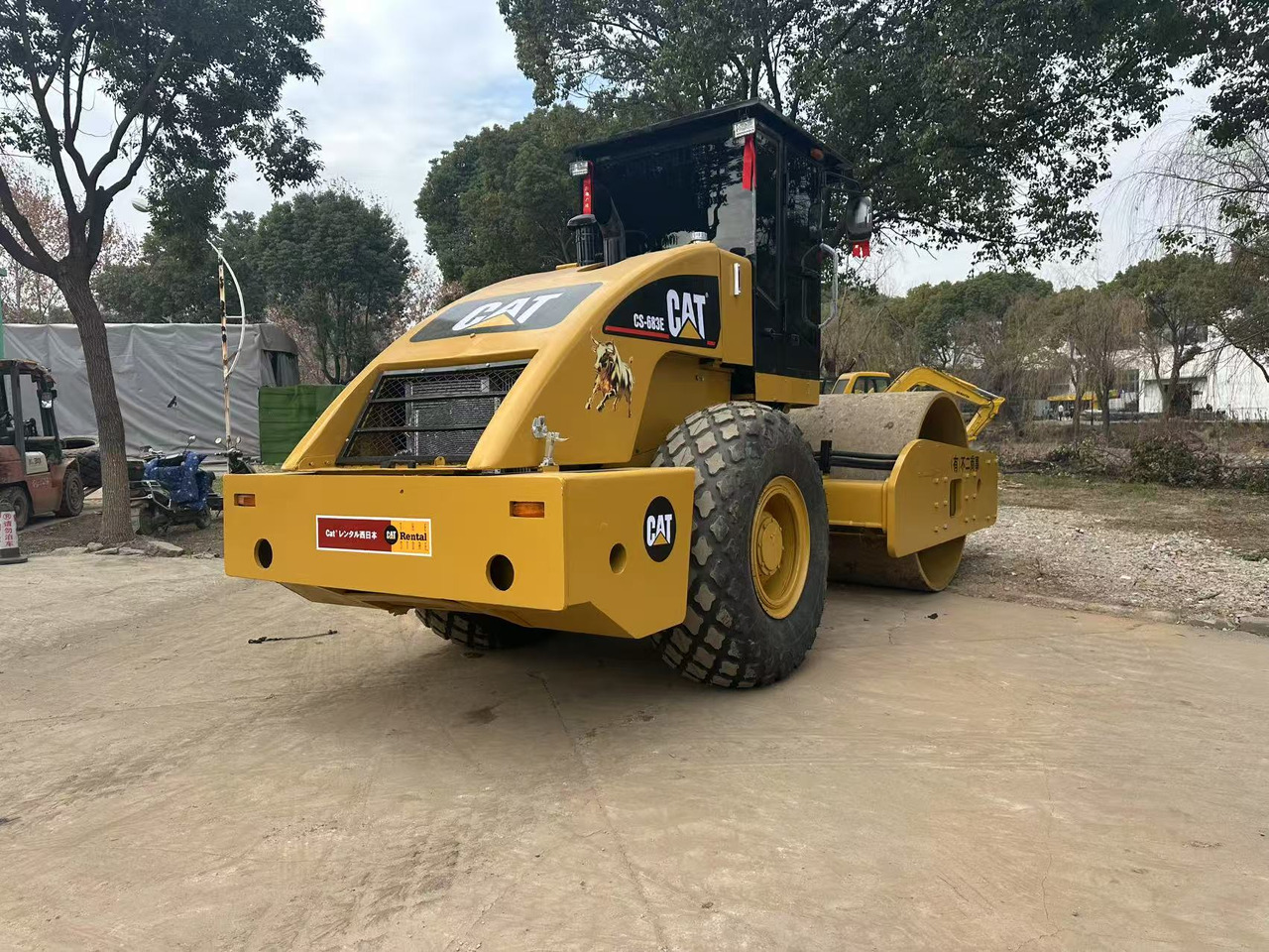 CATERPILLAR CS683E - Yol silindiri: fotoğraf 3 CATERPILLAR CS683E - Yol silindiri: fotoğraf 3