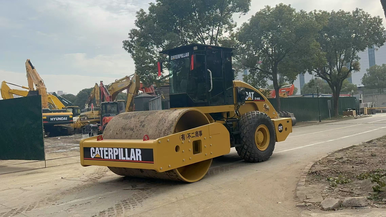 CATERPILLAR CS683E - Yol silindiri: fotoğraf 5 CATERPILLAR CS683E - Yol silindiri: fotoğraf 5