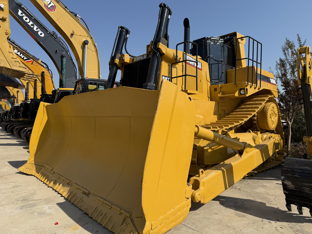 CATERPILLAR D10R - Buldozer: fotoğraf 1 CATERPILLAR D10R - Buldozer: fotoğraf 1