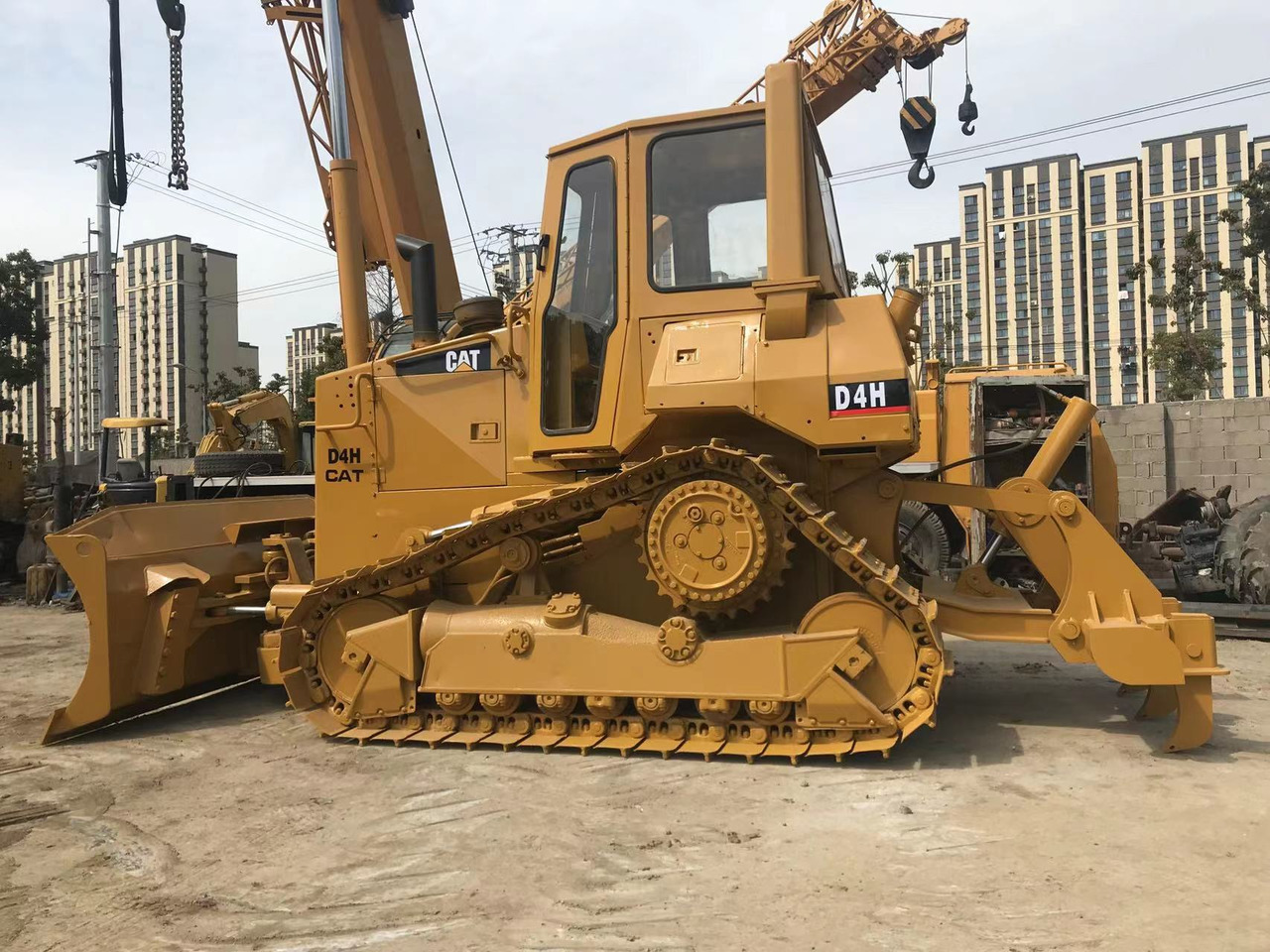 CATERPILLAR D4H - Buldozer: fotoğraf 2 CATERPILLAR D4H - Buldozer: fotoğraf 2