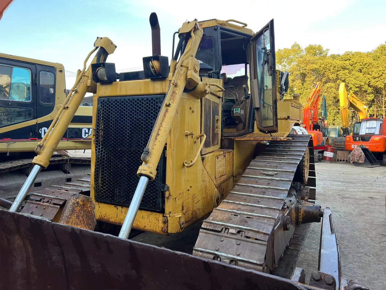 CATERPILLAR D6H - Buldozer: fotoğraf 4 CATERPILLAR D6H - Buldozer: fotoğraf 4