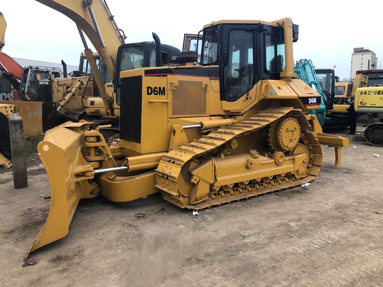 CATERPILLAR D6M - Buldozer: fotoğraf 1 CATERPILLAR D6M - Buldozer: fotoğraf 1