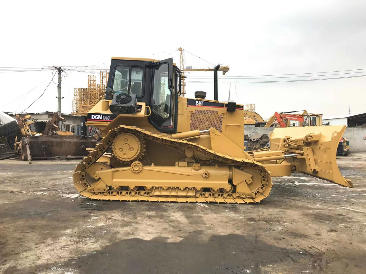 CATERPILLAR D6M - Buldozer: fotoğraf 1 CATERPILLAR D6M - Buldozer: fotoğraf 1