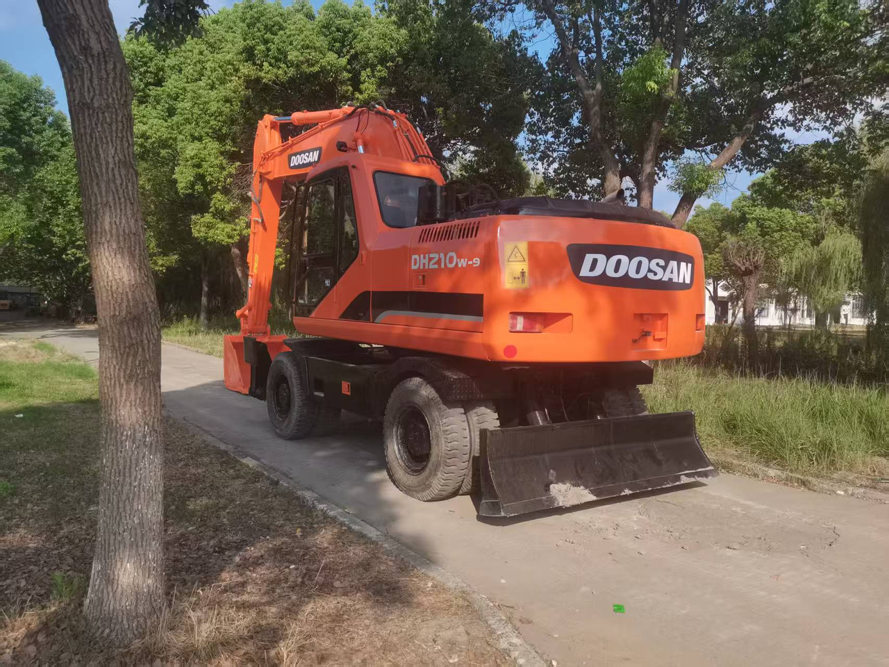 DOOSAN DH210W-9C - Tekerlekli ekskavatör: fotoğraf 3 DOOSAN DH210W-9C - Tekerlekli ekskavatör: fotoğraf 3