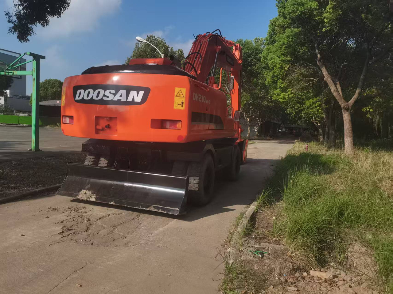 DOOSAN DH210W-9C - Tekerlekli ekskavatör: fotoğraf 5 DOOSAN DH210W-9C - Tekerlekli ekskavatör: fotoğraf 5