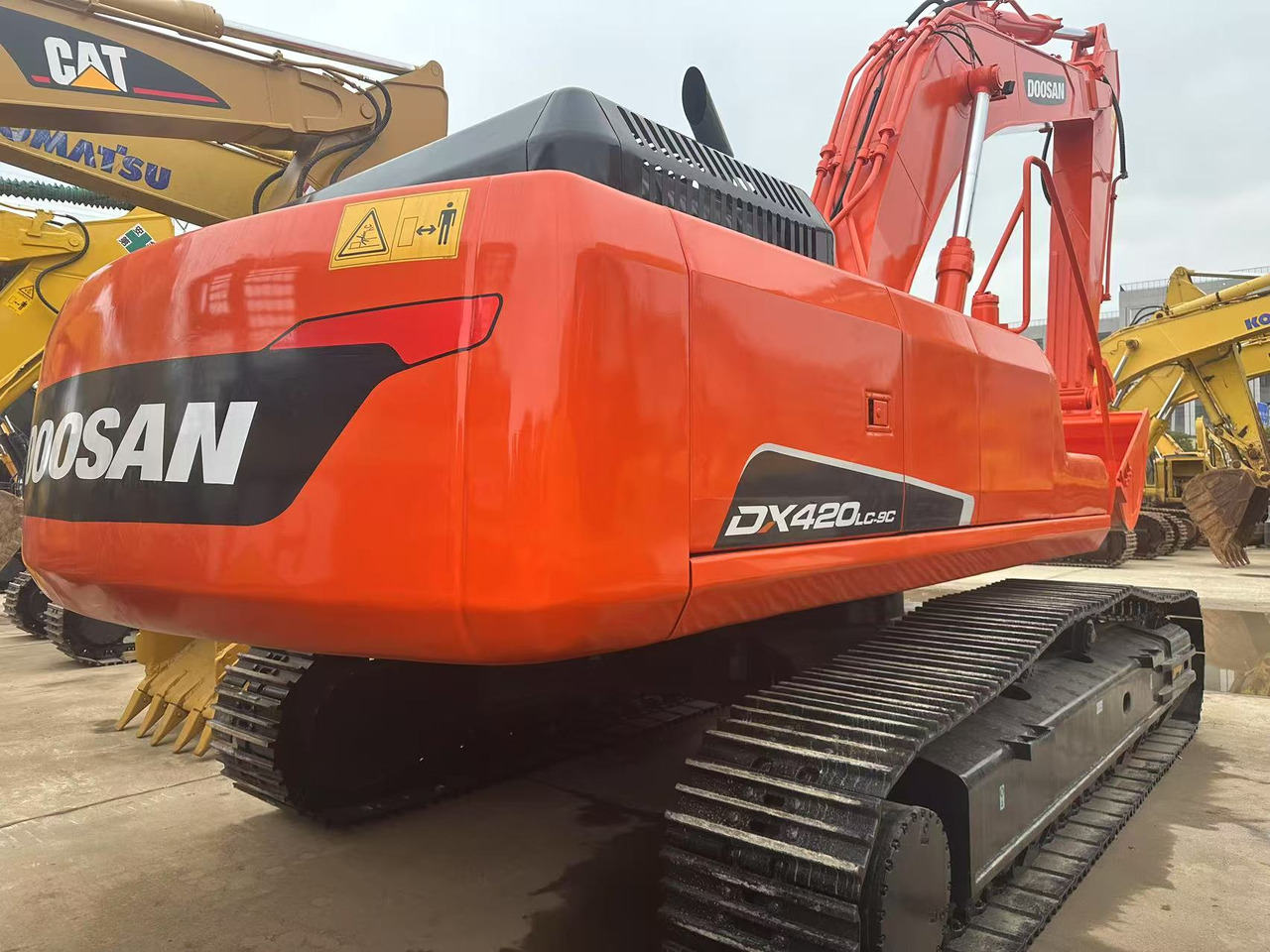 DOOSAN DX420LC-9C - Paletli ekskavatör: fotoğraf 2 DOOSAN DX420LC-9C - Paletli ekskavatör: fotoğraf 2