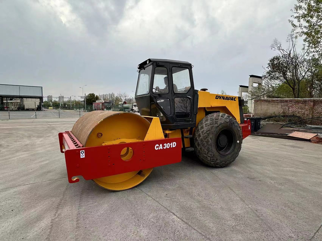 DYNAPAC CA301D - Yol silindiri: fotoğraf 2 DYNAPAC CA301D - Yol silindiri: fotoğraf 2