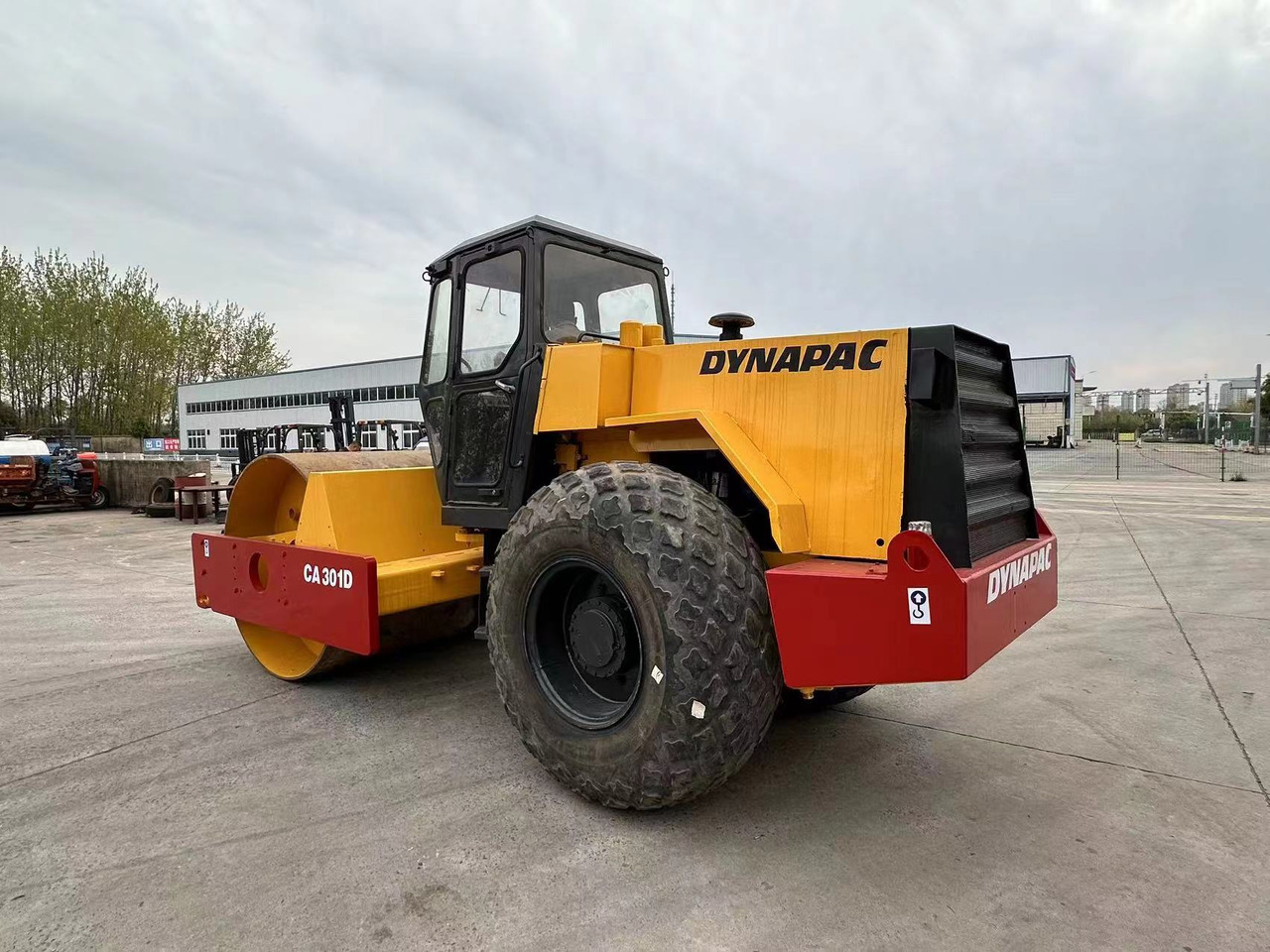 DYNAPAC CA301D - Yol silindiri: fotoğraf 4 DYNAPAC CA301D - Yol silindiri: fotoğraf 4