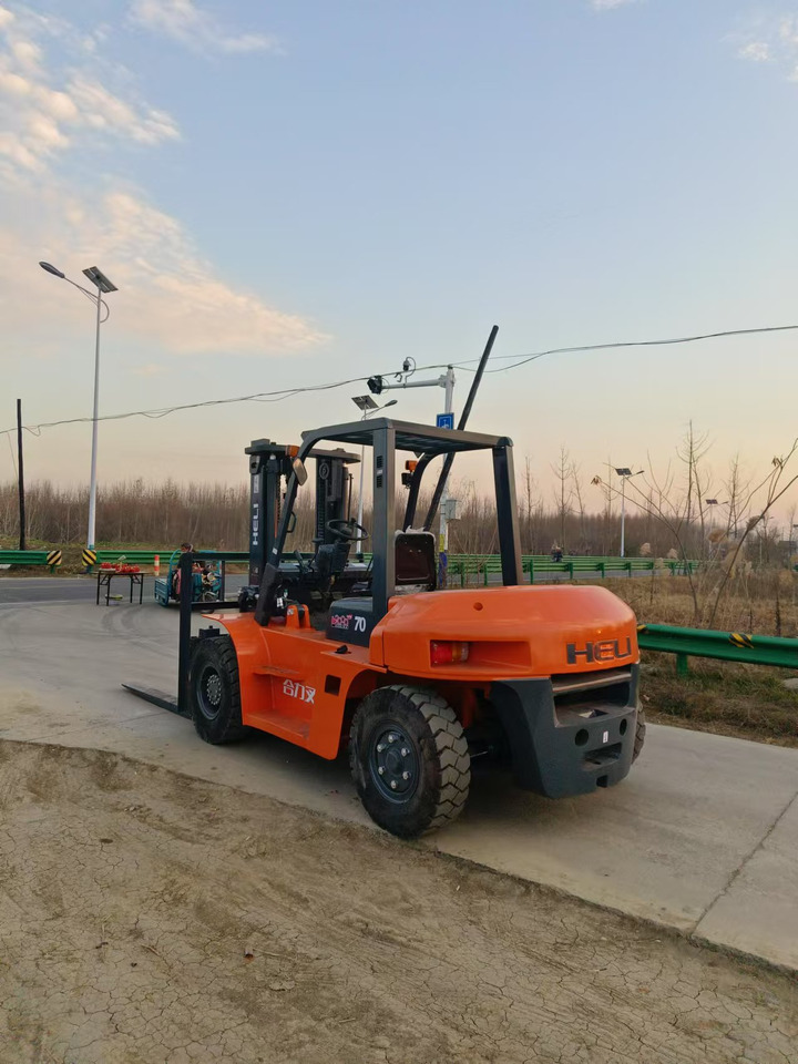 HELI 7-ton - Dizel forklift: fotoğraf 1 HELI 7-ton - Dizel forklift: fotoğraf 1