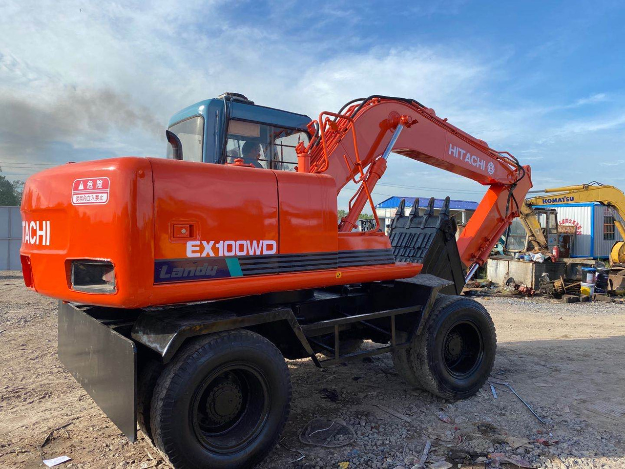HITACHI EX100WD - Tekerlekli ekskavatör: fotoğraf 3 HITACHI EX100WD - Tekerlekli ekskavatör: fotoğraf 3