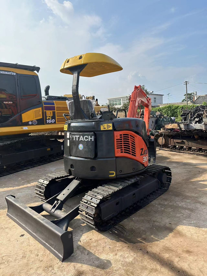 HITACHI ZX30 - Paletli ekskavatör: fotoğraf 2 HITACHI ZX30 - Paletli ekskavatör: fotoğraf 2