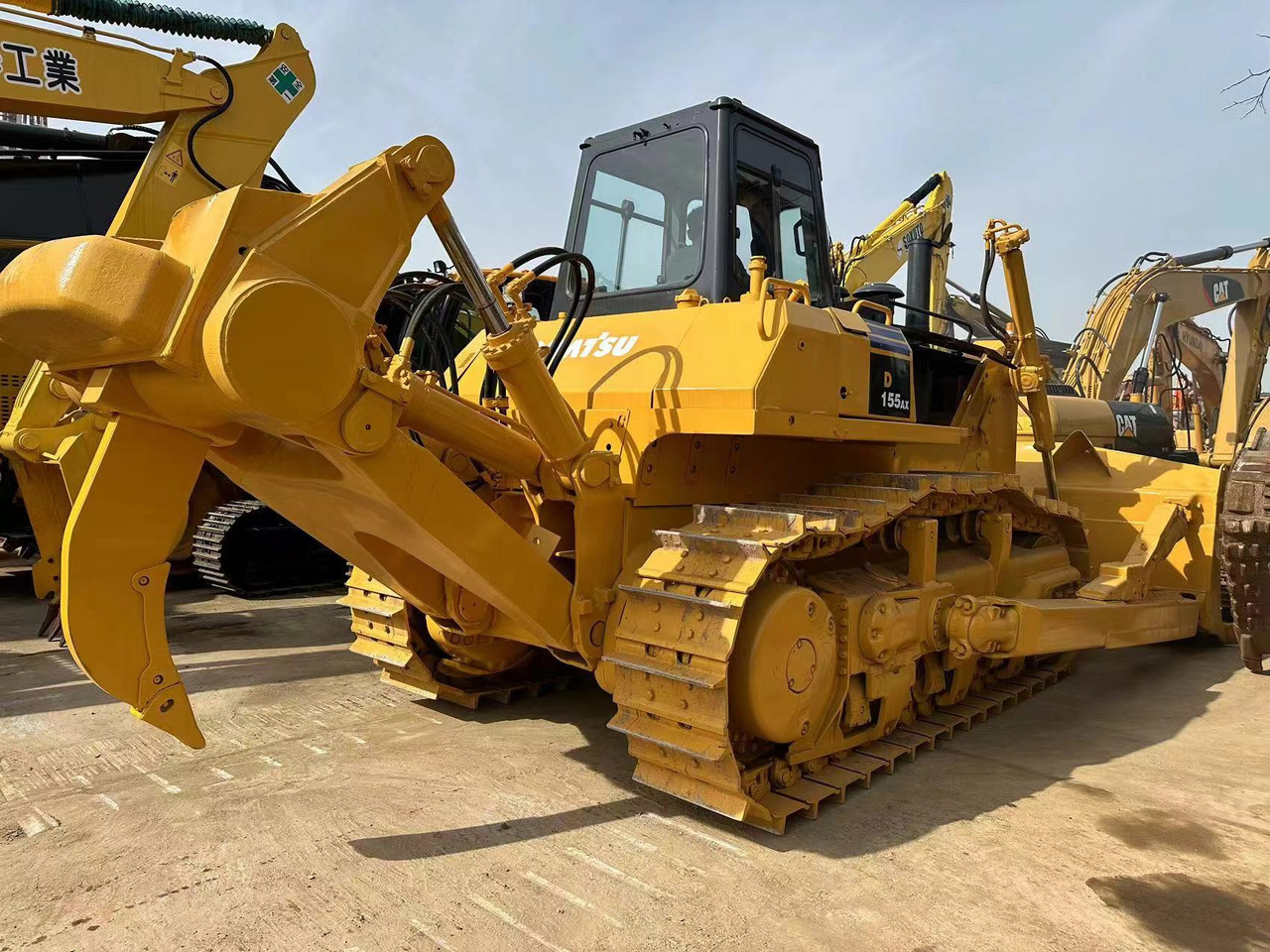 KOMATSU D155A-5 - Buldozer: fotoğraf 1 KOMATSU D155A-5 - Buldozer: fotoğraf 1