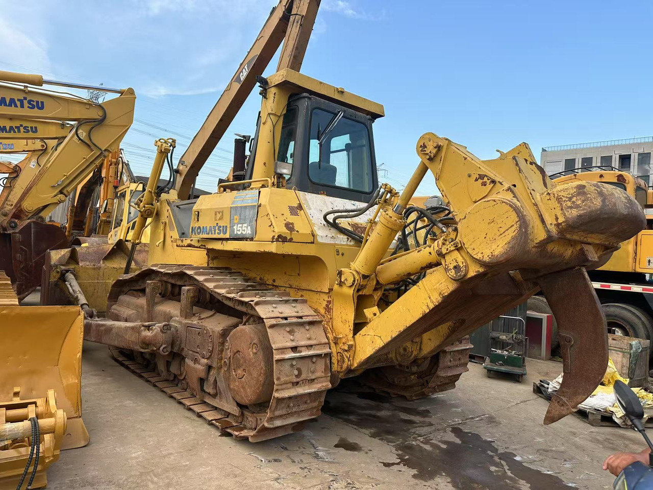 KOMATSU D155A-5 - Buldozer: fotoğraf 1 KOMATSU D155A-5 - Buldozer: fotoğraf 1