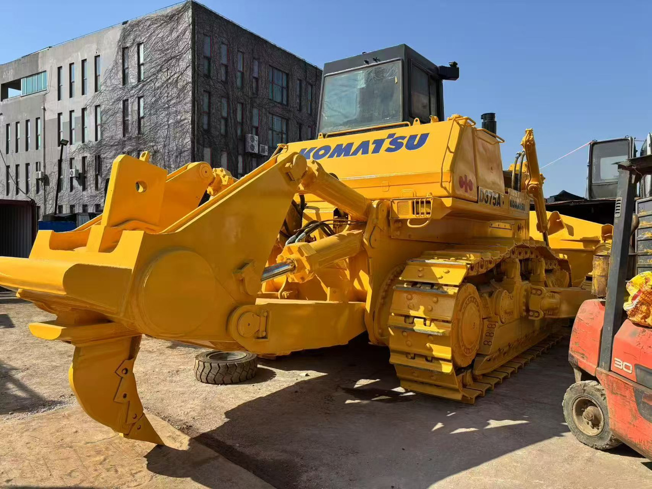 KOMATSU D375 - Buldozer: fotoğraf 1 KOMATSU D375 - Buldozer: fotoğraf 1