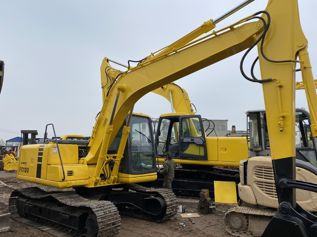 KOMATSU PC120-6 - Paletli ekskavatör: fotoğraf 1 KOMATSU PC120-6 - Paletli ekskavatör: fotoğraf 1