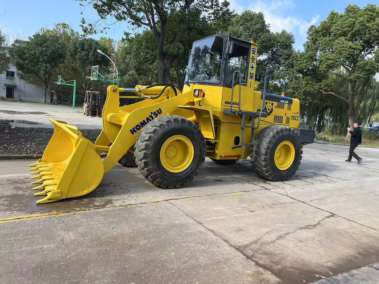 KOMATSU WA320-3 - Tekerlekli yükleyici: fotoğraf 4 KOMATSU WA320-3 - Tekerlekli yükleyici: fotoğraf 4