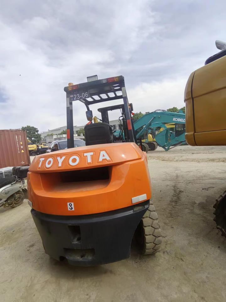 TOYOTA 62-7FD50 - Dizel forklift: fotoğraf 2 TOYOTA 62-7FD50 - Dizel forklift: fotoğraf 2