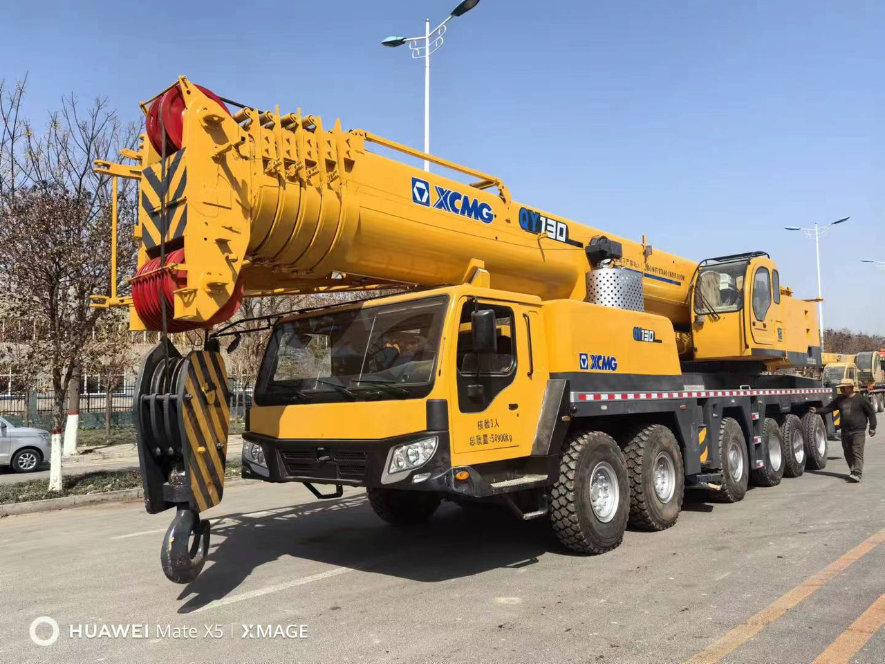 XCMG QY130 - Mobil vinç: fotoğraf 1 XCMG QY130 - Mobil vinç: fotoğraf 1