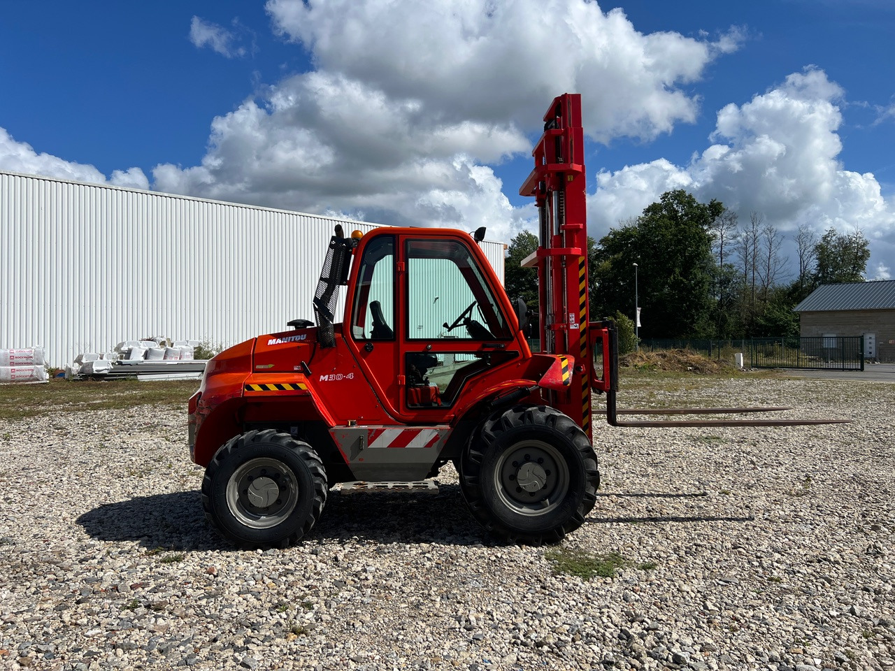 MANITOU M30-4 ST3B - Arazi tipi forklift: fotoğraf 2 MANITOU M30-4 ST3B - Arazi tipi forklift: fotoğraf 2