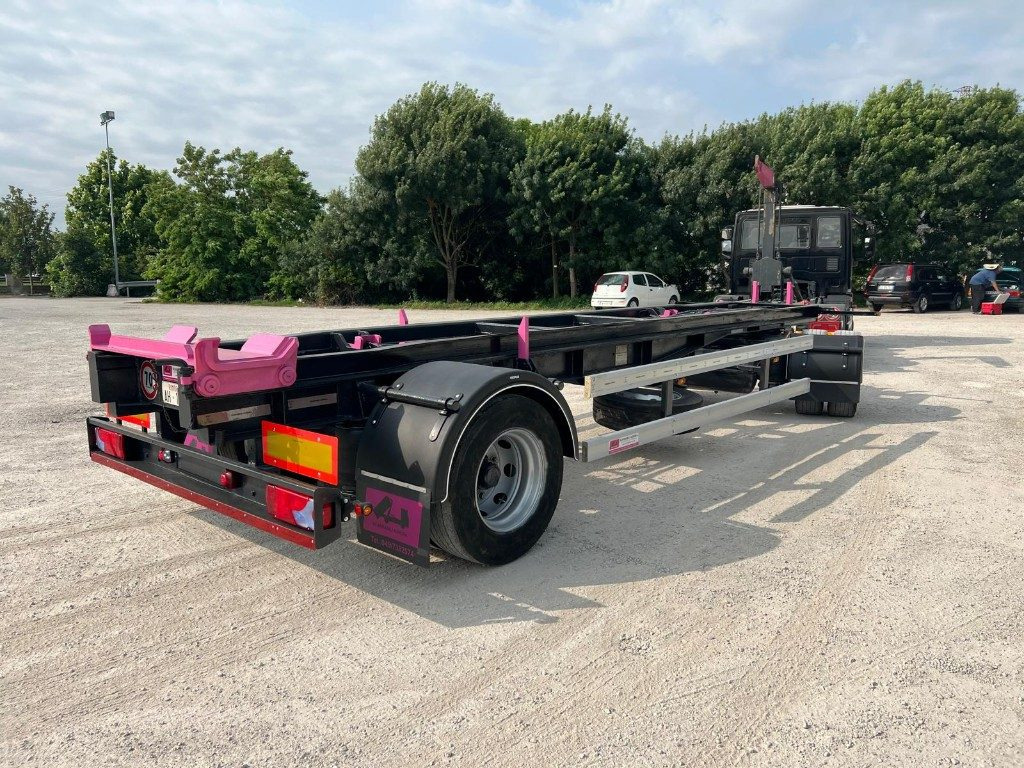 ATLAS RIMORCHIO ATLAS SCARRABILE - Kancali yükleyici/ Hidrolift römork: fotoğraf 4 ATLAS RIMORCHIO ATLAS SCARRABILE - Kancali yükleyici/ Hidrolift römork: fotoğraf 4