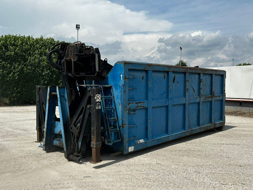 CONTAINER SCARRABILE USATO A CIELO APERTO CON GRU - Kancalı konteyner: fotoğraf 1 CONTAINER SCARRABILE USATO A CIELO APERTO CON GRU - Kancalı konteyner: fotoğraf 1