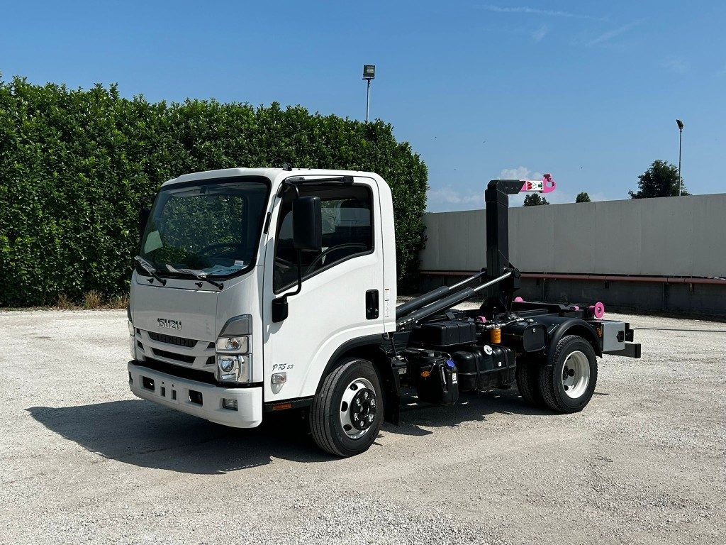ISUZU P75 NUOVO SCARRABILE - Kancalı yükleyici kamyon: fotoğraf 1 ISUZU P75 NUOVO SCARRABILE - Kancalı yükleyici kamyon: fotoğraf 1