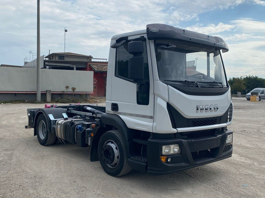 IVECO EUROCARGO 120E25 SCARRABILE - Kancalı yükleyici kamyon: fotoğraf 2 IVECO EUROCARGO 120E25 SCARRABILE - Kancalı yükleyici kamyon: fotoğraf 2
