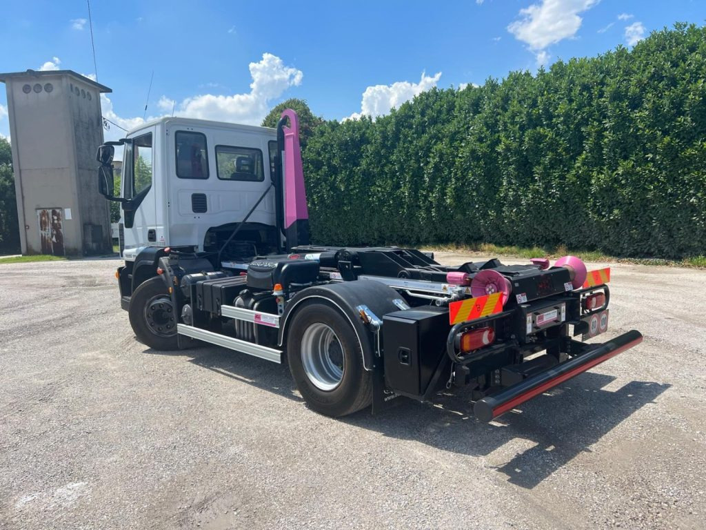 IVECO EUROCARGO 160E25 SCARRABILE - Kancalı yükleyici kamyon: fotoğraf 3 IVECO EUROCARGO 160E25 SCARRABILE - Kancalı yükleyici kamyon: fotoğraf 3