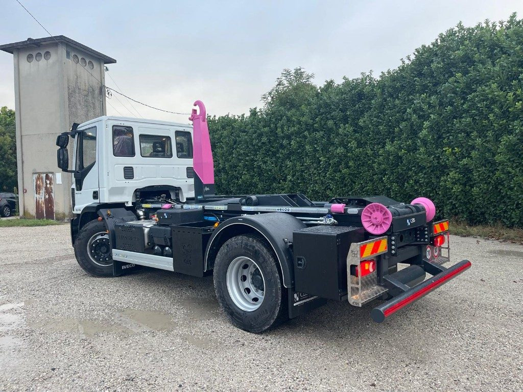 IVECO EUROCARGO 180K32 SCARRABILE NUOVO - Kancalı yükleyici kamyon: fotoğraf 3 IVECO EUROCARGO 180K32 SCARRABILE NUOVO - Kancalı yükleyici kamyon: fotoğraf 3
