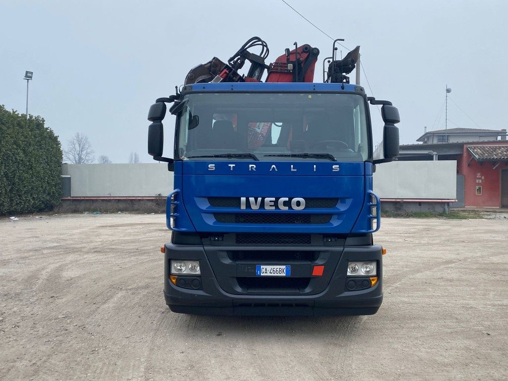 IVECO STRALIS 260.450 SCARRABILE CON GRU - Kancalı yükleyici kamyon: fotoğraf 2 IVECO STRALIS 260.450 SCARRABILE CON GRU - Kancalı yükleyici kamyon: fotoğraf 2