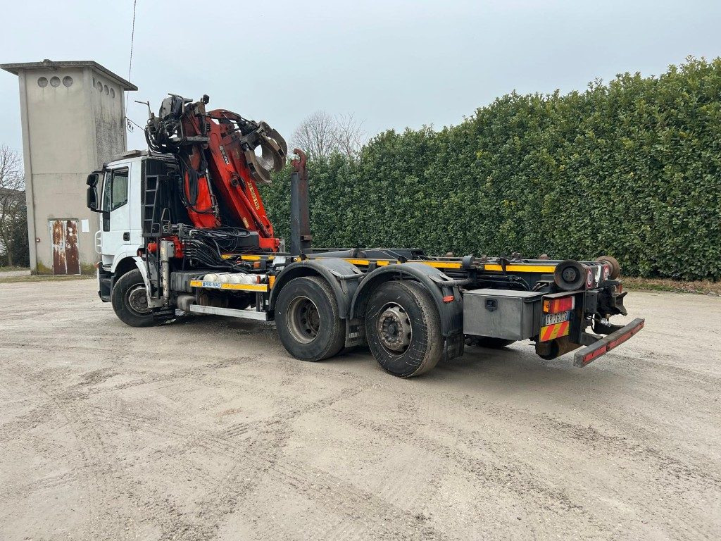 IVECO STRALIS 260S42 SCARRABILE USATO CON GRU - Kancalı yükleyici kamyon: fotoğraf 3 IVECO STRALIS 260S42 SCARRABILE USATO CON GRU - Kancalı yükleyici kamyon: fotoğraf 3