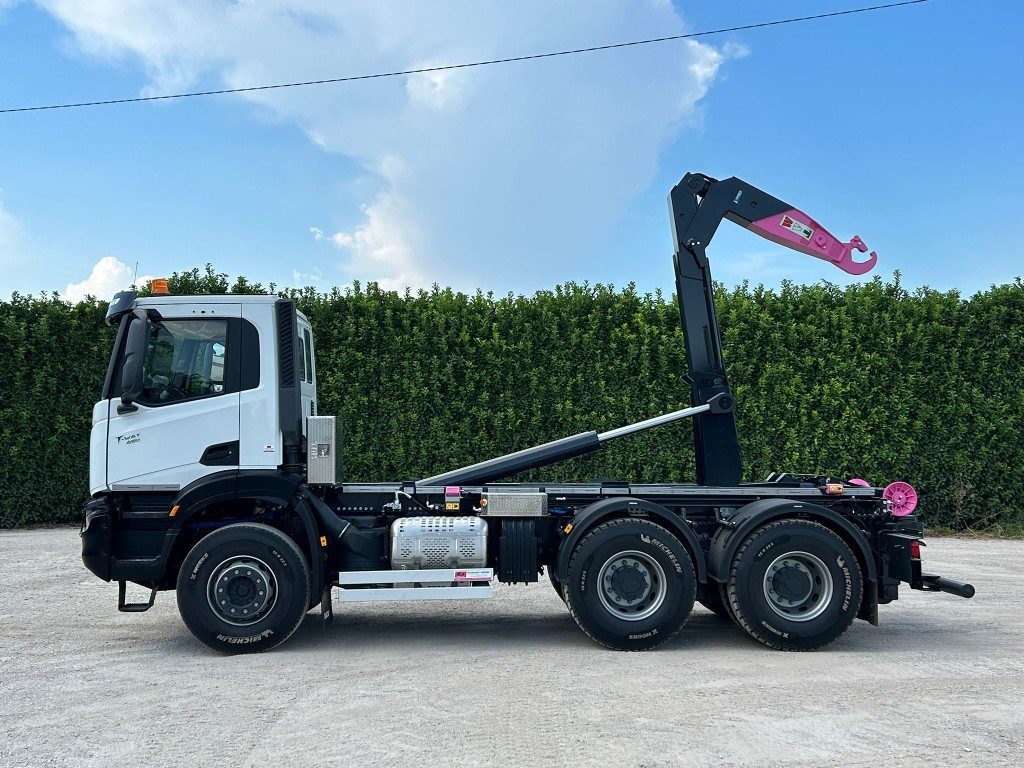 IVECO TRAKKER T-WAY AD380T NUOVO SCARRABILE - Kancalı yükleyici kamyon: fotoğraf 2 IVECO TRAKKER T-WAY AD380T NUOVO SCARRABILE - Kancalı yükleyici kamyon: fotoğraf 2