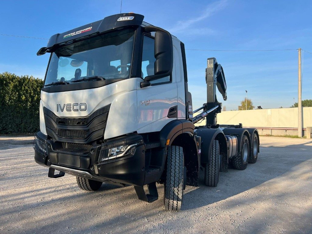 IVECO TRAKKER T-WAY AD500 NUOVO SCARRABILE - Kancalı yükleyici kamyon: fotoğraf 1 IVECO TRAKKER T-WAY AD500 NUOVO SCARRABILE - Kancalı yükleyici kamyon: fotoğraf 1
