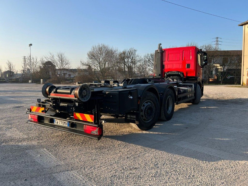 IVECO X-WAY AD260 NUOVO TARGATO SCARRABILE - Kancalı yükleyici kamyon: fotoğraf 4 IVECO X-WAY AD260 NUOVO TARGATO SCARRABILE - Kancalı yükleyici kamyon: fotoğraf 4