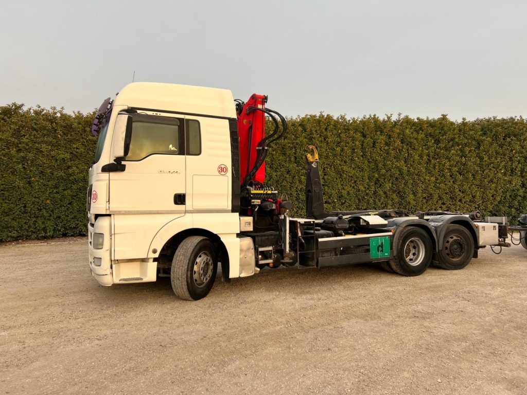 MAN TGX 26.440 SCARRABILE CON GRU - Kancalı yükleyici kamyon: fotoğraf 2 MAN TGX 26.440 SCARRABILE CON GRU - Kancalı yükleyici kamyon: fotoğraf 2