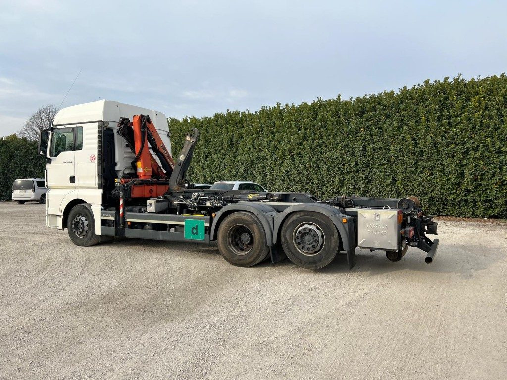 MAN TGX 26.480 SCARRABILE CON GRU DIETRO CABINA - Kancalı yükleyici kamyon: fotoğraf 4 MAN TGX 26.480 SCARRABILE CON GRU DIETRO CABINA - Kancalı yükleyici kamyon: fotoğraf 4