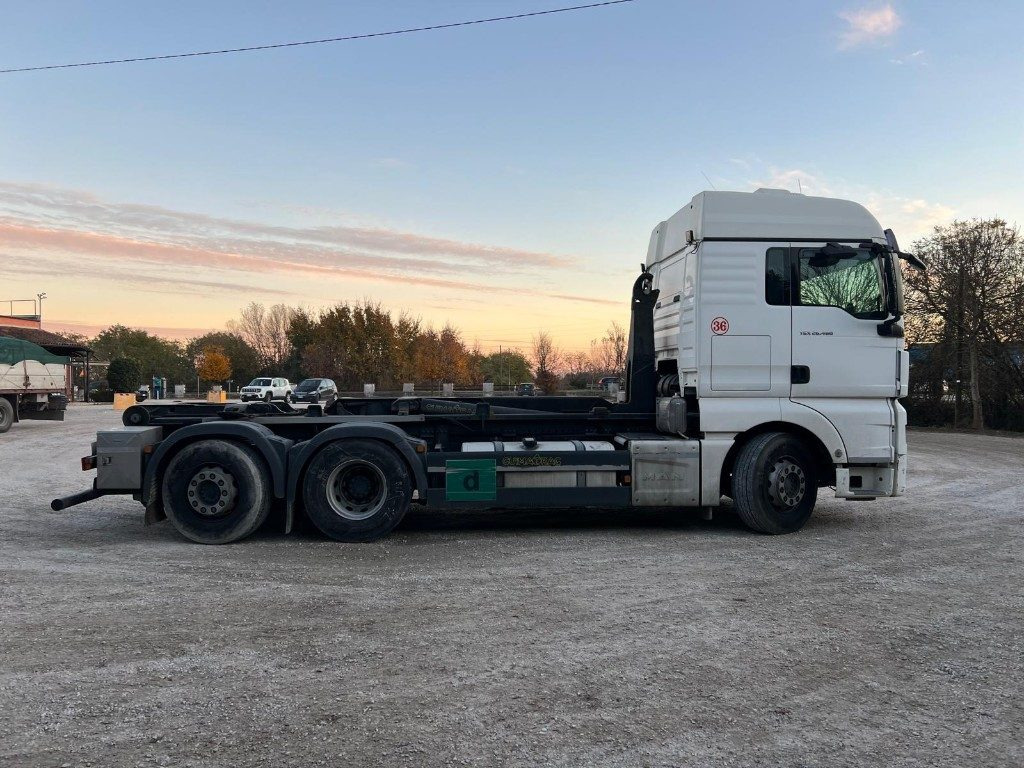 MAN TGX 26.480 USATO SCARRABILE - Kancalı yükleyici kamyon: fotoğraf 5 MAN TGX 26.480 USATO SCARRABILE - Kancalı yükleyici kamyon: fotoğraf 5
