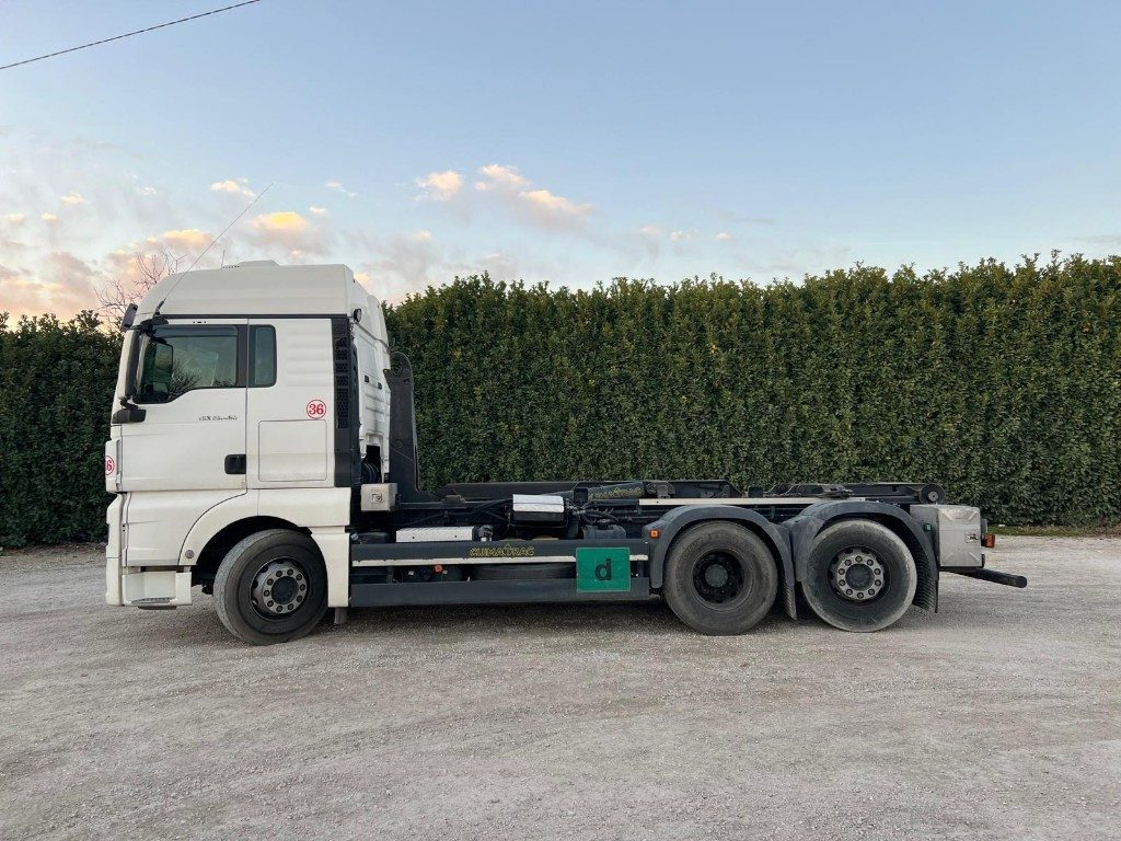 MAN TGX 26.480 USATO SCARRABILE - Kancalı yükleyici kamyon: fotoğraf 3 MAN TGX 26.480 USATO SCARRABILE - Kancalı yükleyici kamyon: fotoğraf 3