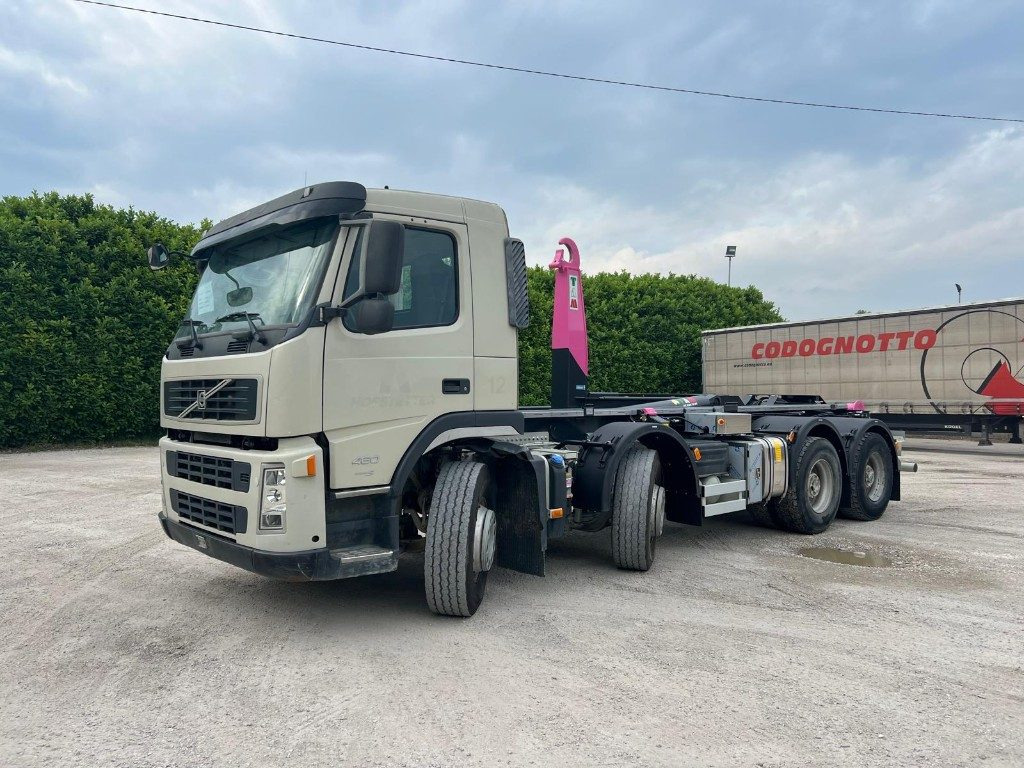 VOLVO FM480 SCARRABILE 8X4 - Kancalı yükleyici kamyon: fotoğraf 1 VOLVO FM480 SCARRABILE 8X4 - Kancalı yükleyici kamyon: fotoğraf 1