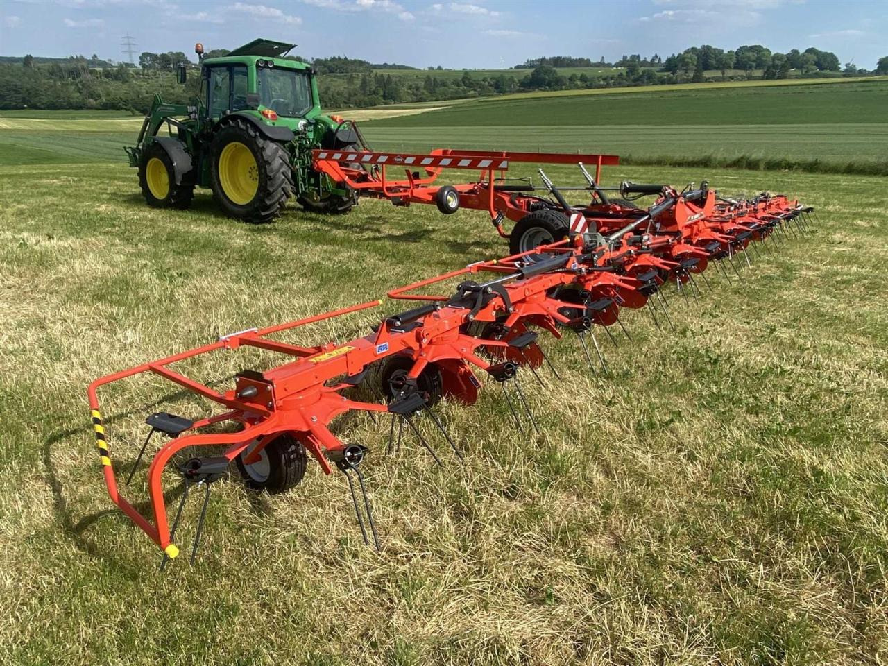 Kuhn GF13003T - Ot toplama tırmığı: fotoğraf 3 Kuhn GF13003T - Ot toplama tırmığı: fotoğraf 3