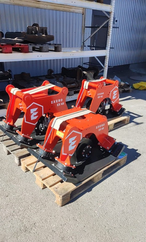 ExeroPuomitäry rototiltin alle - Titreşimli kompaktör, Ataşman: fotoğraf 1 ExeroPuomitäry rototiltin alle - Titreşimli kompaktör, Ataşman: fotoğraf 1