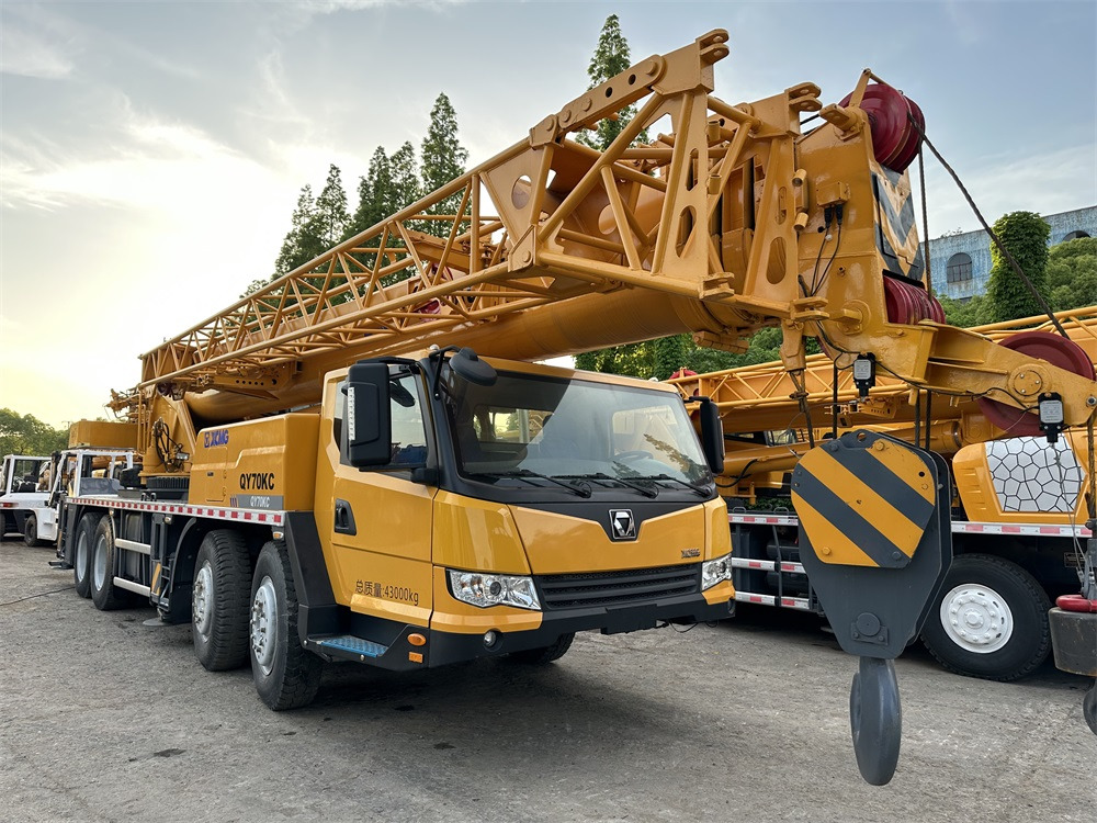 XCMG qy70kc xct75 qy75kc 70ton 75 ton 80 ton 85 ton 90 ton 100 ton 110 ton 130 ton truck crane - Mobil vinç: fotoğraf 2 XCMG qy70kc xct75 qy75kc 70ton 75 ton 80 ton 85 ton 90 ton 100 ton 110 ton 130 ton truck crane - Mobil vinç: fotoğraf 2