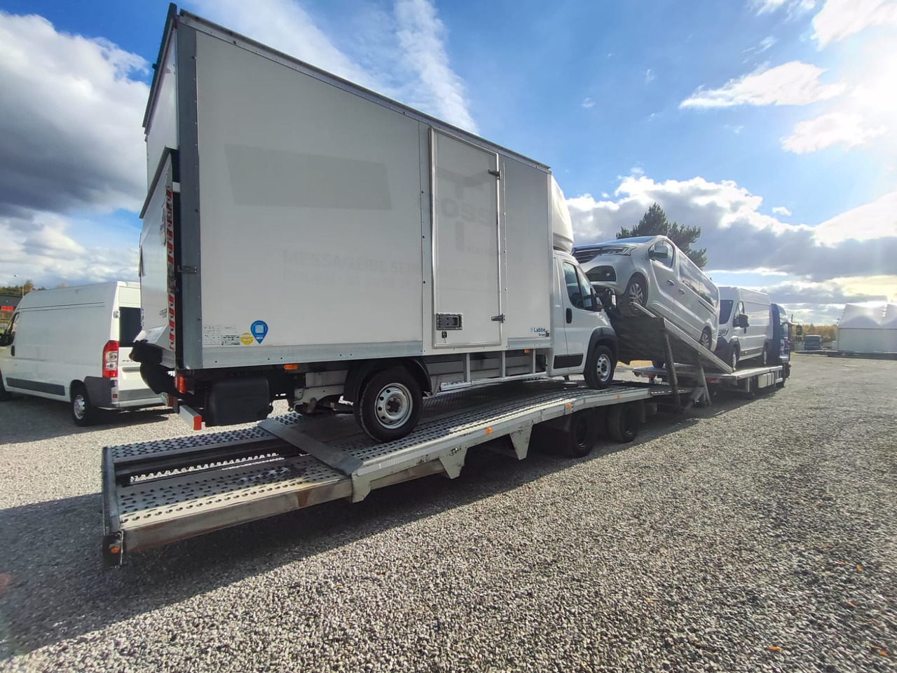 Araba taşıyıcı kamyon nakliyatı için ağır ekipman MAN TGL: fotoğraf 14