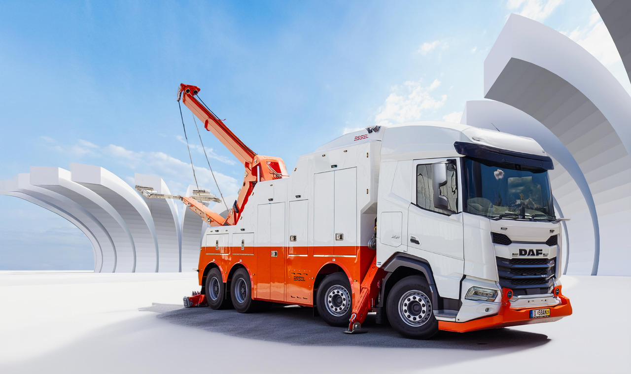 DAF530 FAD 8x4 T-REX 5- winches WHITE RHD - Çekici kamyonu: fotoğraf 1 DAF530 FAD 8x4 T-REX 5- winches WHITE RHD - Çekici kamyonu: fotoğraf 1