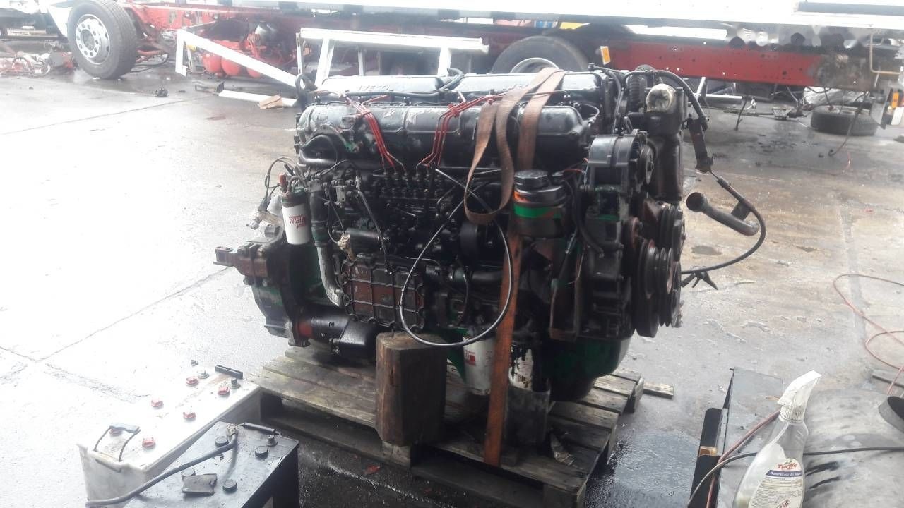 IVECO 8210.42L IVECO Magirus 420 - Motor - Kamyon: fotoğraf 3 IVECO 8210.42L IVECO Magirus 420 - Motor - Kamyon: fotoğraf 3