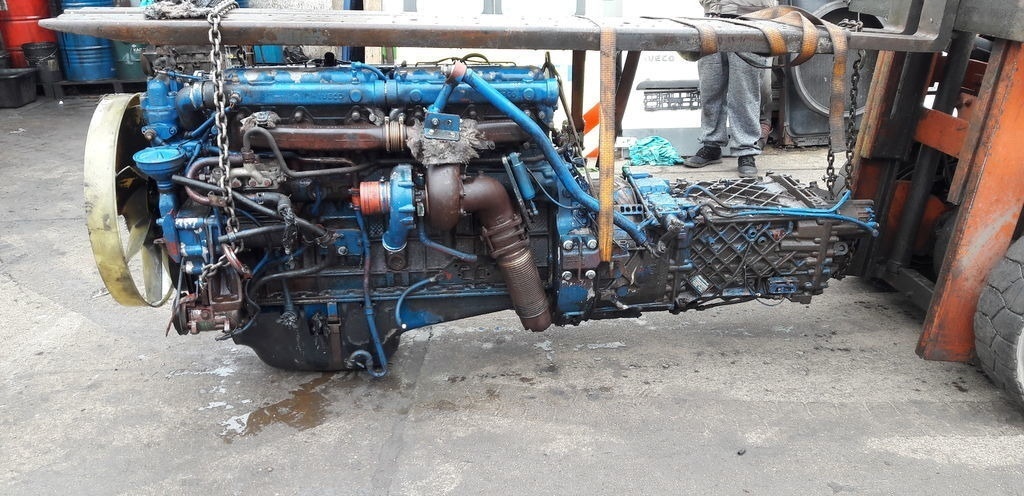 IVECO 8210.42L 420 E2 IVECO EuroTech Magirus - Motor - Kamyon: fotoğraf 2 IVECO 8210.42L 420 E2 IVECO EuroTech Magirus - Motor - Kamyon: fotoğraf 2